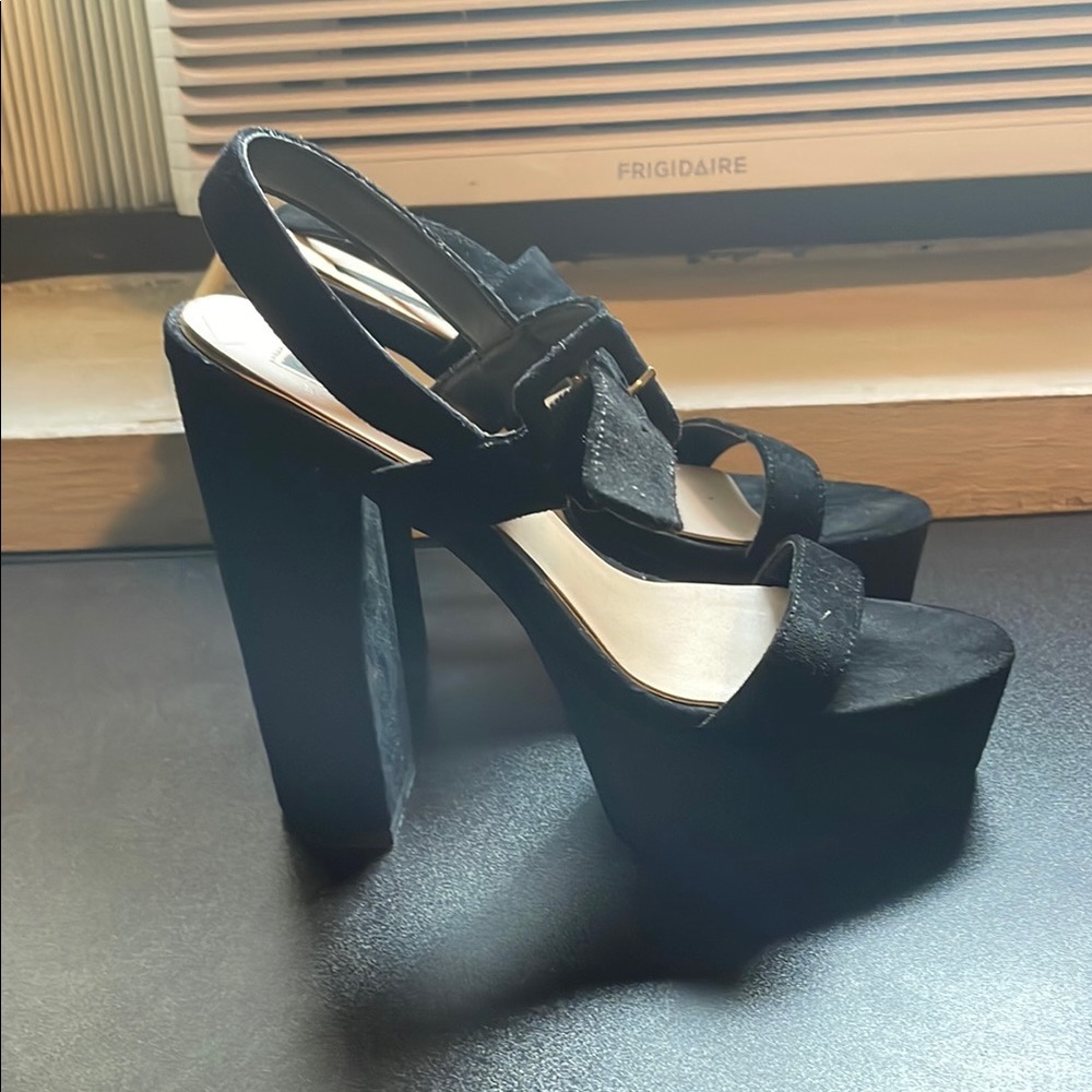 Forever 21 Black Platform Heels